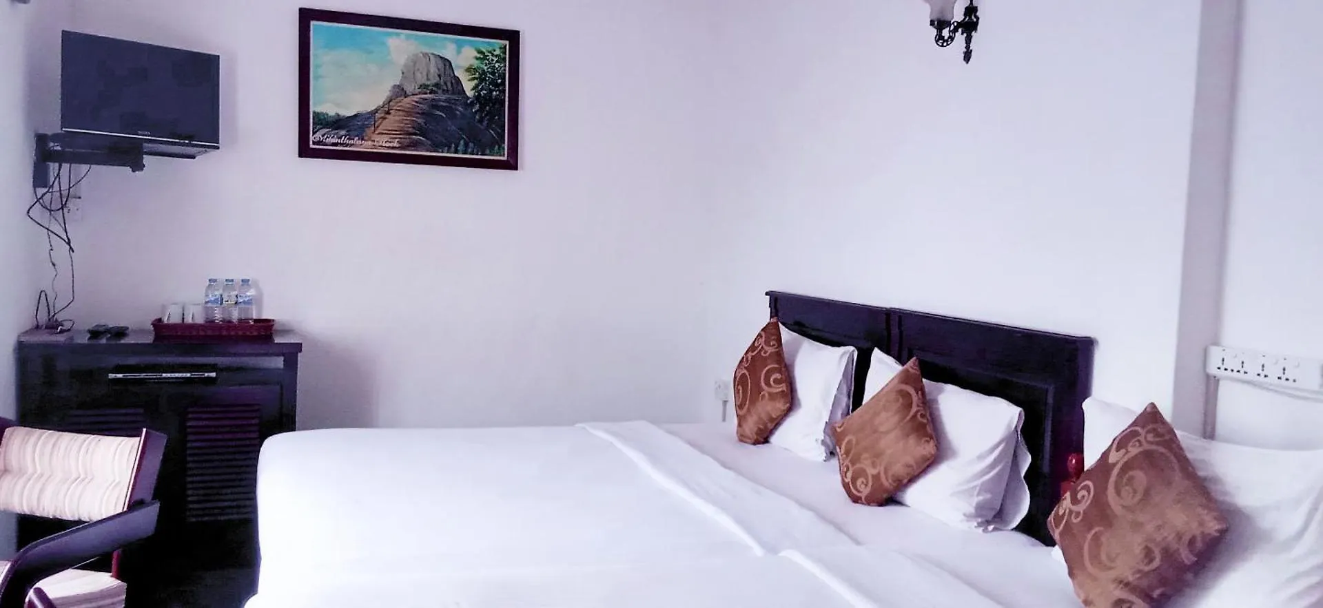 The Rock Hotel Νουβάρα Ελίγια